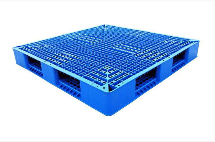 plastic pallets 